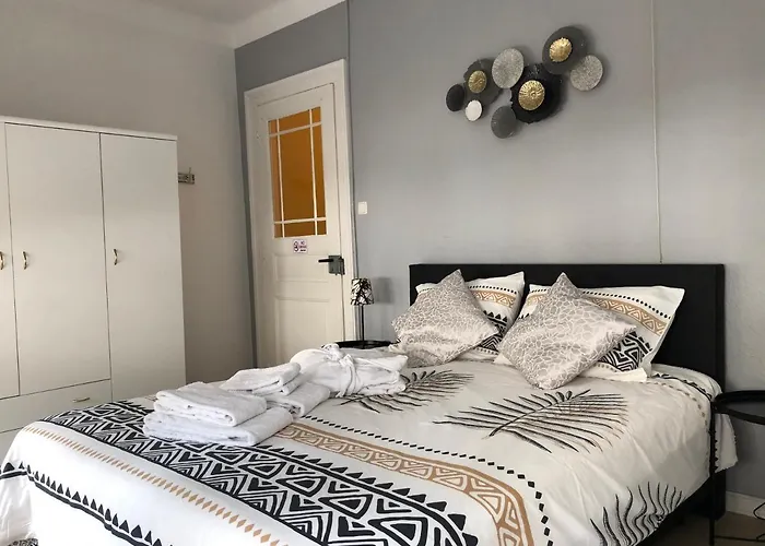 بيت ريفي Cafe De De Bruxelles فيانْدْنْ