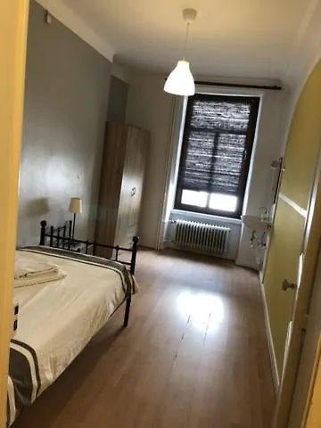 Cafe De De Bruxelles Вианден